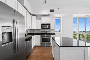 230 W Division St, Chicago, IL 60610 - Photo 5