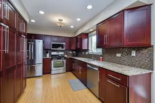 1140 Lakewood Cir, Naperville, IL 60540 - Photo 7