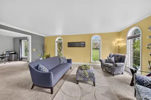 676 Old Westbury Rd, Crystal Lake, IL 60012 - Photo 7