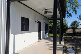 521 Dewolf St, Odin, IL 62870 - Photo 3