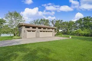448 Wolfe Dr, Loda, IL 60948 - Photo 5