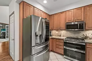 1105 Portsmouth Cir, Gurnee, IL 60031 - Photo 21