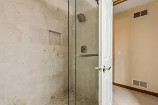1105 Portsmouth Cir, Gurnee, IL 60031 - Photo 39