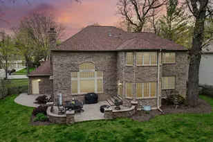 1105 Portsmouth Cir, Gurnee, IL 60031 - Photo 9