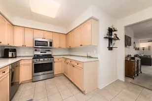 7031 W Touhy Ave, Niles, IL 60714 - Photo 9