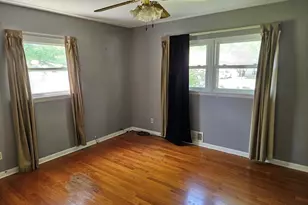 420 S Wood St, Nashville, IL 62263 - Photo 9