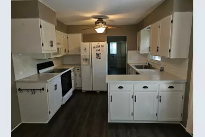 420 S Wood Street, Nashville, IL 62263 - Photo 7