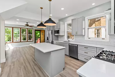 135 S Cuyler Avenue, Oak Park, IL 60302 - Photo 9