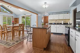 932 W Weathersfield Way, Schaumburg, IL 60193 - Photo 5