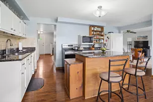 932 W Weathersfield Way, Schaumburg, IL 60193 - Photo 7
