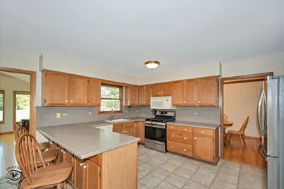 11515 Ellwood Greens Road, Genoa, IL 60135 - Photo 11
