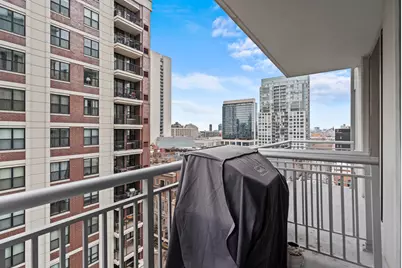 421 W Huron Street #1009, Chicago, IL 60654 - Photo 13