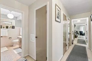 2225 W Touhy Ave, Chicago, IL 60645 - Photo 17