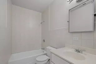 1757 W Newport Ave, Chicago, IL 60657 - Photo 29