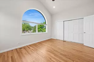 1757 W Newport Ave, Chicago, IL 60657 - Photo 15
