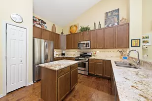 1242 Barkston Ln, Aurora, IL 60502 - Photo 9