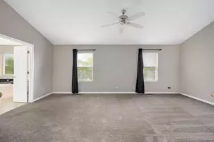 829 Red Barn Ln, Elgin, IL 60124 - Photo 17