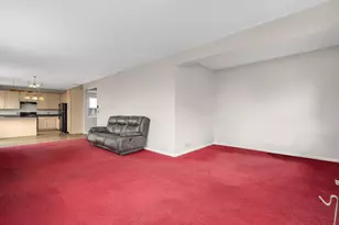 829 Red Barn Ln, Elgin, IL 60124 - Photo 9