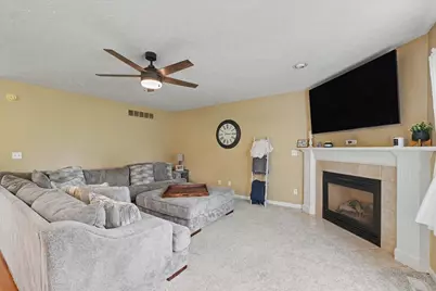 359 E Meuser Drive, Paxton, IL 60957 - Photo 5