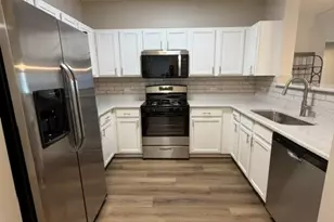 390 W Mahogany Ct, Palatine, IL 60067 - Photo 3
