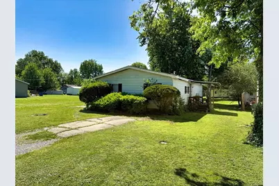 210 Park Avenue, Flora, IL 62839 - Photo 3