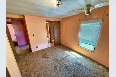 210 Park Avenue, Flora, IL 62839 - Photo 29