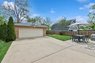 303 N Willow Rd, Elmhurst, IL 60126 - Photo 23