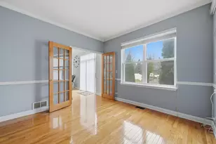 217 Sunbury Dr, Saint Charles, IL 60175 - Photo 9