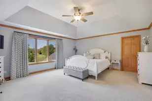 40W675 Stonebriar Ln, Elgin, IL 60124 - Photo 21