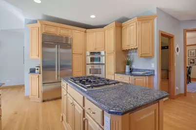 40W675 Stonebriar Lane, Elgin, IL 60124 - Photo 11