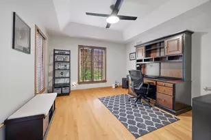 40W675 Stonebriar Ln, Elgin, IL 60124 - Photo 5