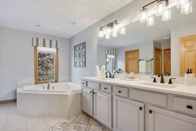 40W675 Stonebriar Lane, Elgin, IL 60124 - Photo 23