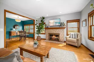 22W552 Cherry Ln, Glen Ellyn, IL 60137 - Photo 5