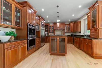 14805 Creekside Path, Libertyville, IL 60048 - Photo 11