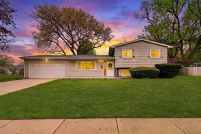 18320 W Linda Lane, Gurnee, IL 60031 - Photo 1