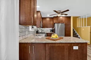 18320 W Linda Ln, Gurnee, IL 60031 - Photo 5