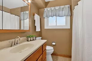 18320 W Linda Ln, Gurnee, IL 60031 - Photo 17