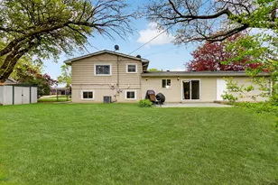 18320 W Linda Ln, Gurnee, IL 60031 - Photo 19