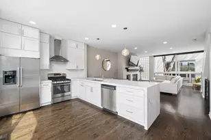 660 N Peoria St, Chicago, IL 60642 - Photo 13