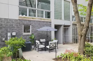 660 N Peoria St, Chicago, IL 60642 - Photo 3