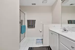 126 N Drew Ct, Palatine, IL 60067 - Photo 17