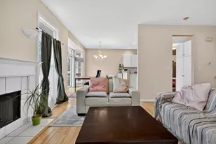 126 N Drew Ct, Palatine, IL 60067 - Photo 5