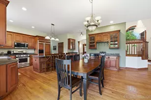 908 Knox Ln, Batavia, IL 60510 - Photo 7