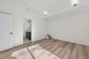 241 S Riverside Dr, Villa Park, IL 60181 - Photo 13