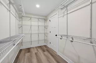 241 S Riverside Dr, Villa Park, IL 60181 - Photo 17