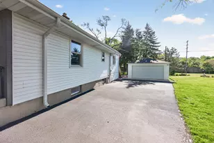 241 S Riverside Dr, Villa Park, IL 60181 - Photo 41
