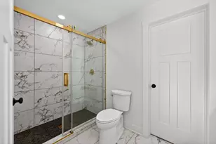241 S Riverside Dr, Villa Park, IL 60181 - Photo 15