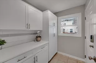 1355 Beckett Ln, Schaumburg, IL 60173 - Photo 17