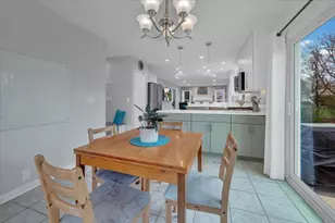 1355 Beckett Ln, Schaumburg, IL 60173 - Photo 15