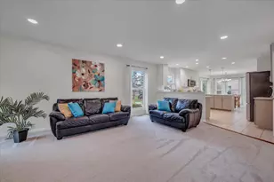 1355 Beckett Ln, Schaumburg, IL 60173 - Photo 9